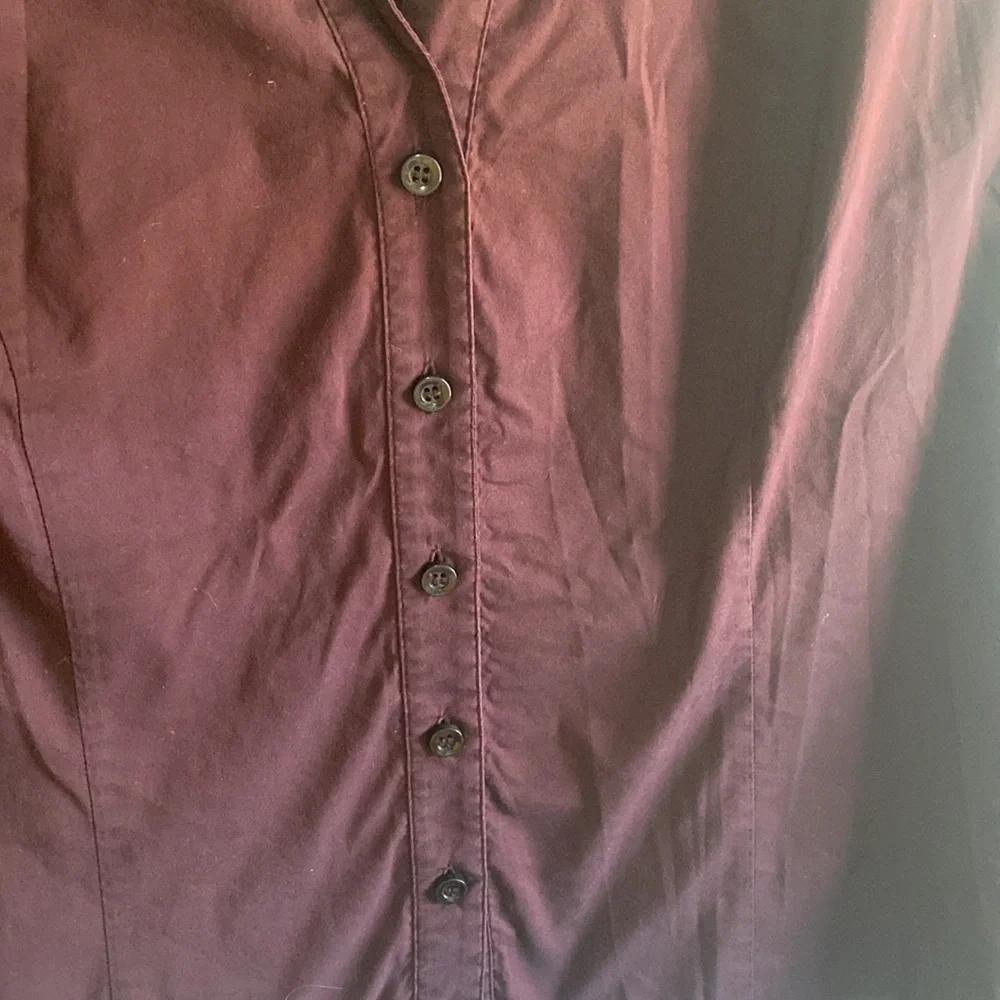 Burgundy Apostrophe Stretch button up - Picture 2 of 4